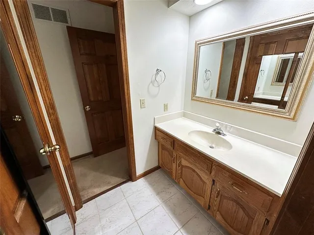 $489,900 | 26320 Hickory Hills Drive, Harrisonville, MO 64701