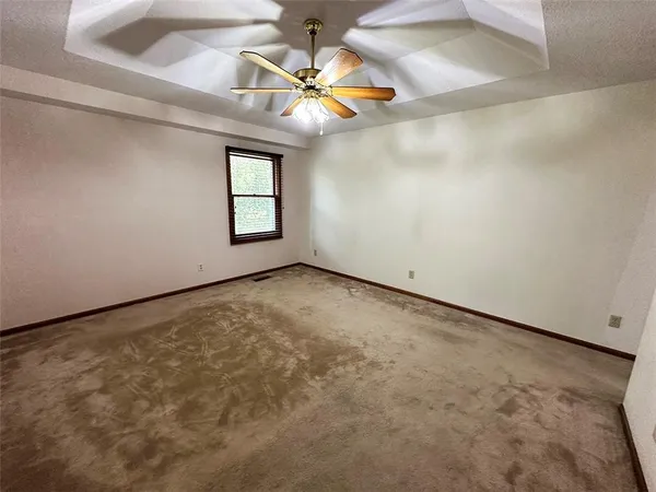 $475,000 | 26320 Hickory Hills Drive, Harrisonville, MO 64701