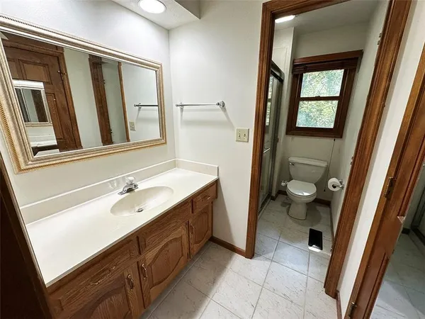 $475,000 | 26320 Hickory Hills Drive, Harrisonville, MO 64701