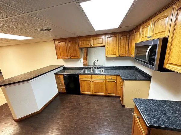 $475,000 | 26320 Hickory Hills Drive, Harrisonville, MO 64701