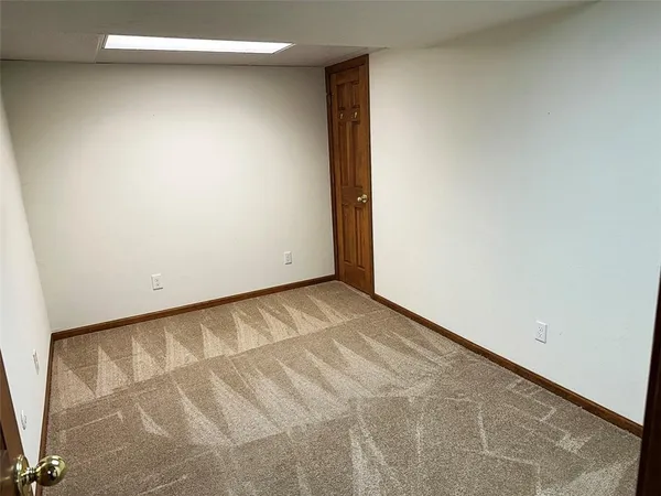 $475,000 | 26320 Hickory Hills Drive, Harrisonville, MO 64701