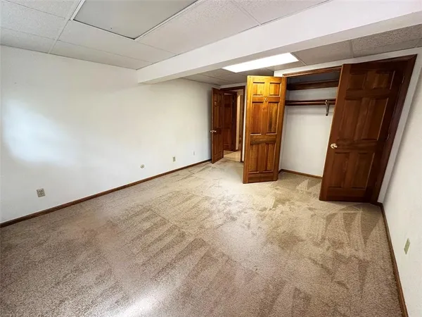 $475,000 | 26320 Hickory Hills Drive, Harrisonville, MO 64701