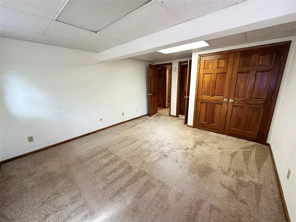 $475,000 | 26320 Hickory Hills Drive, Harrisonville, MO 64701