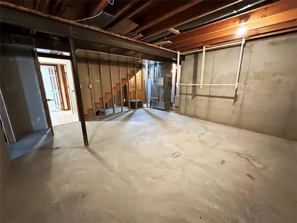 $475,000 | 26320 Hickory Hills Drive, Harrisonville, MO 64701