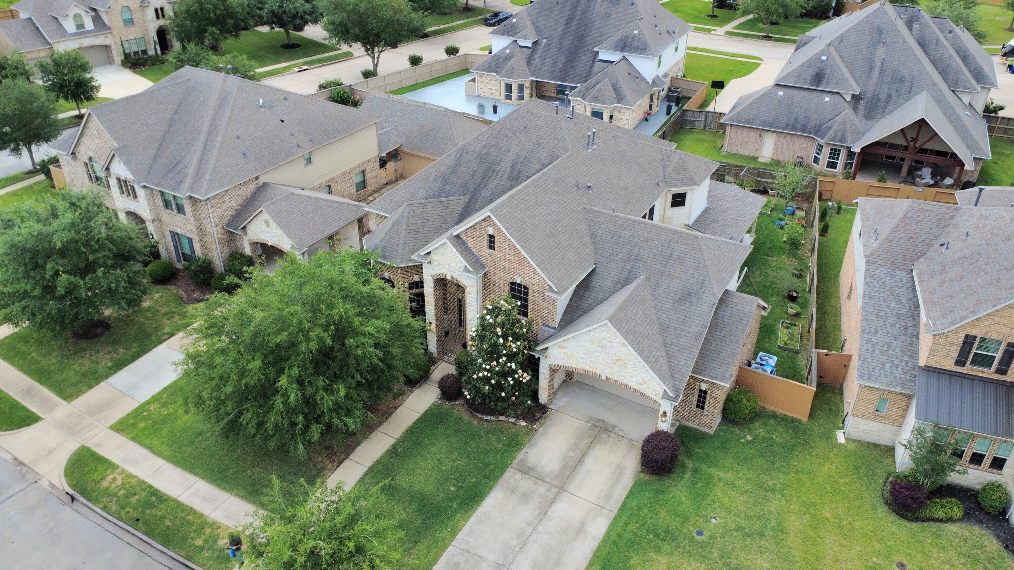 2895 Ragusa Lane League City, TX 77573 - Photo 4 of 50