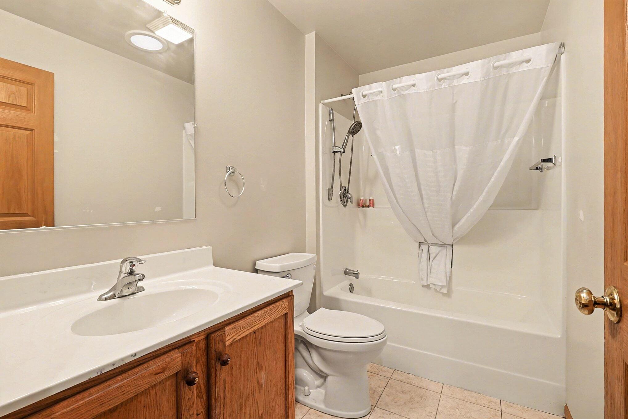 4646 North Anderson Road Scottville, MI 49454 - Photo 12 of 31 Full Bath