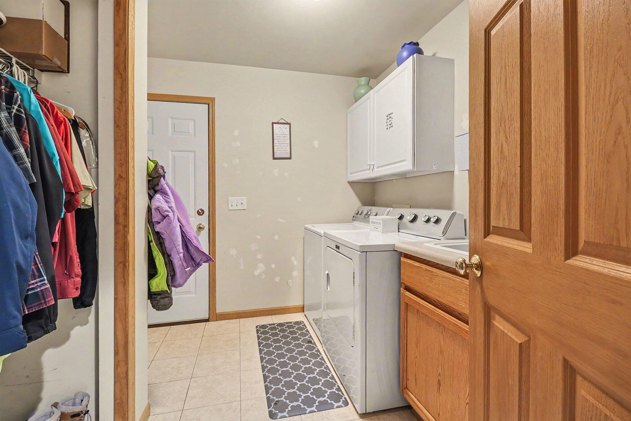 4646 North Anderson Road Scottville, MI 49454 - Photo 17 of 31 Entry/Laundry Room