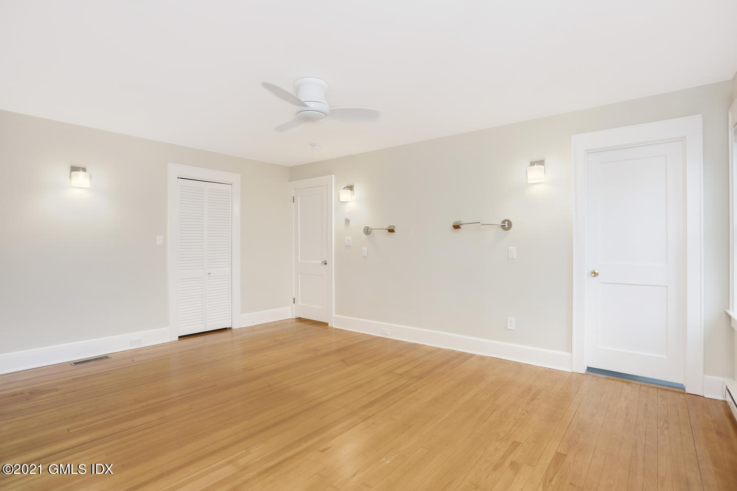 8 Potter Drive Old Greenwich, CT 06870 - Photo 5 of 11 a view of an empty room