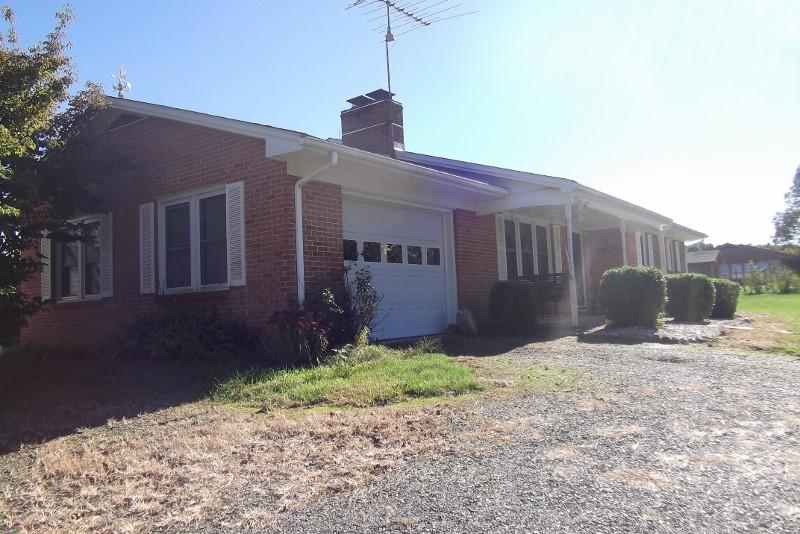 3728 Laurel Branch Road Northwest Floyd, VA 24091 - Photo 4 of 43 a front view of a house with a yard