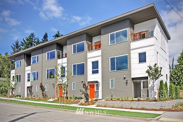 3902 Southwest Findlay Street, Unit 2 Seattle, WA 98136 - Photo 1 of 14 Gallery Image 1
