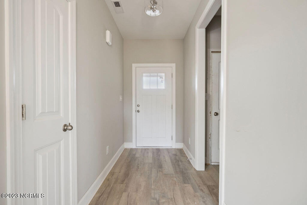 9945 Bear Run Lane Middlesex, NC 27557 - Photo 3 of 18 Entry