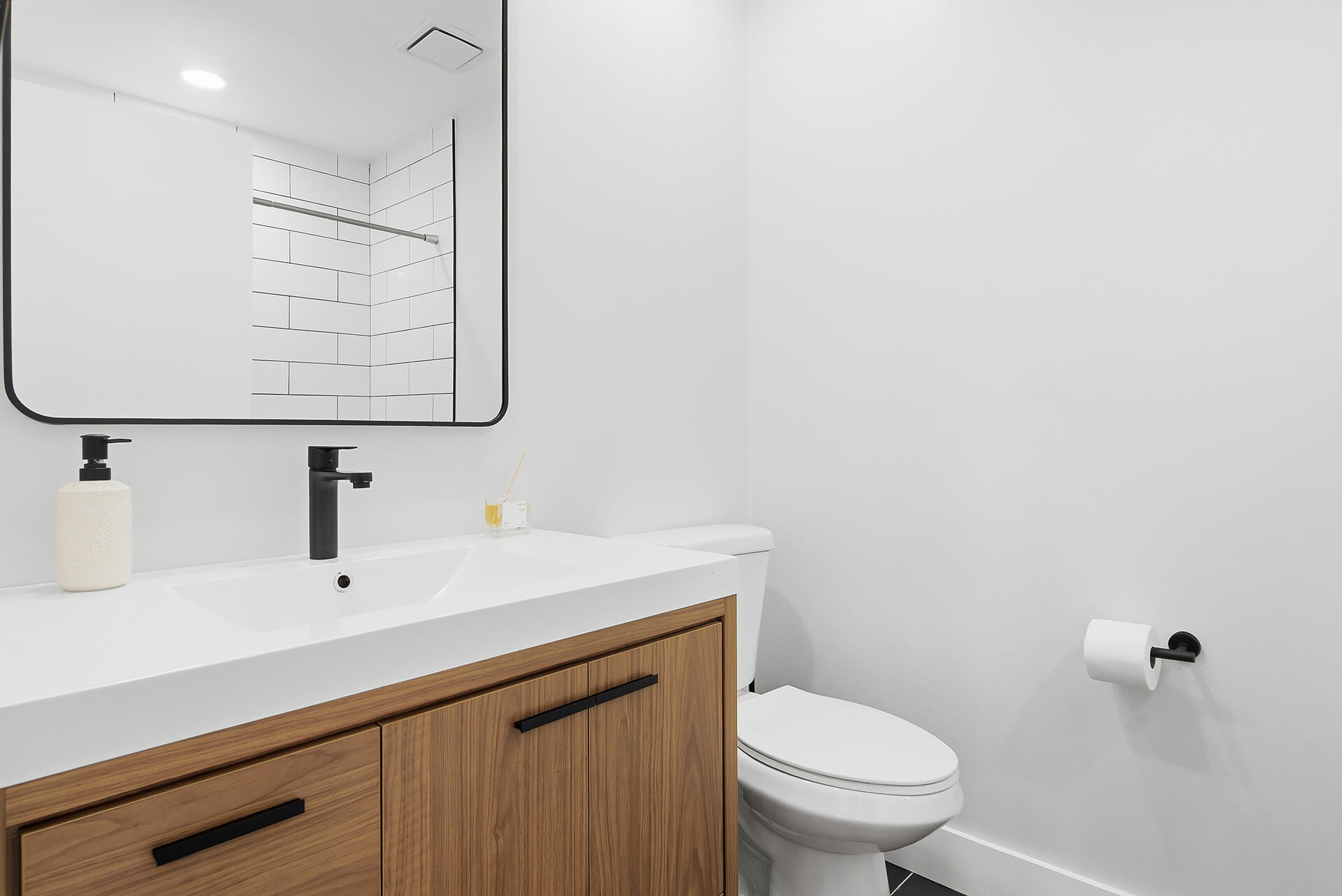 8606 Jared Way Boca Raton, FL 33433 - Photo 44 of 48 Bathroom 2nd Floor