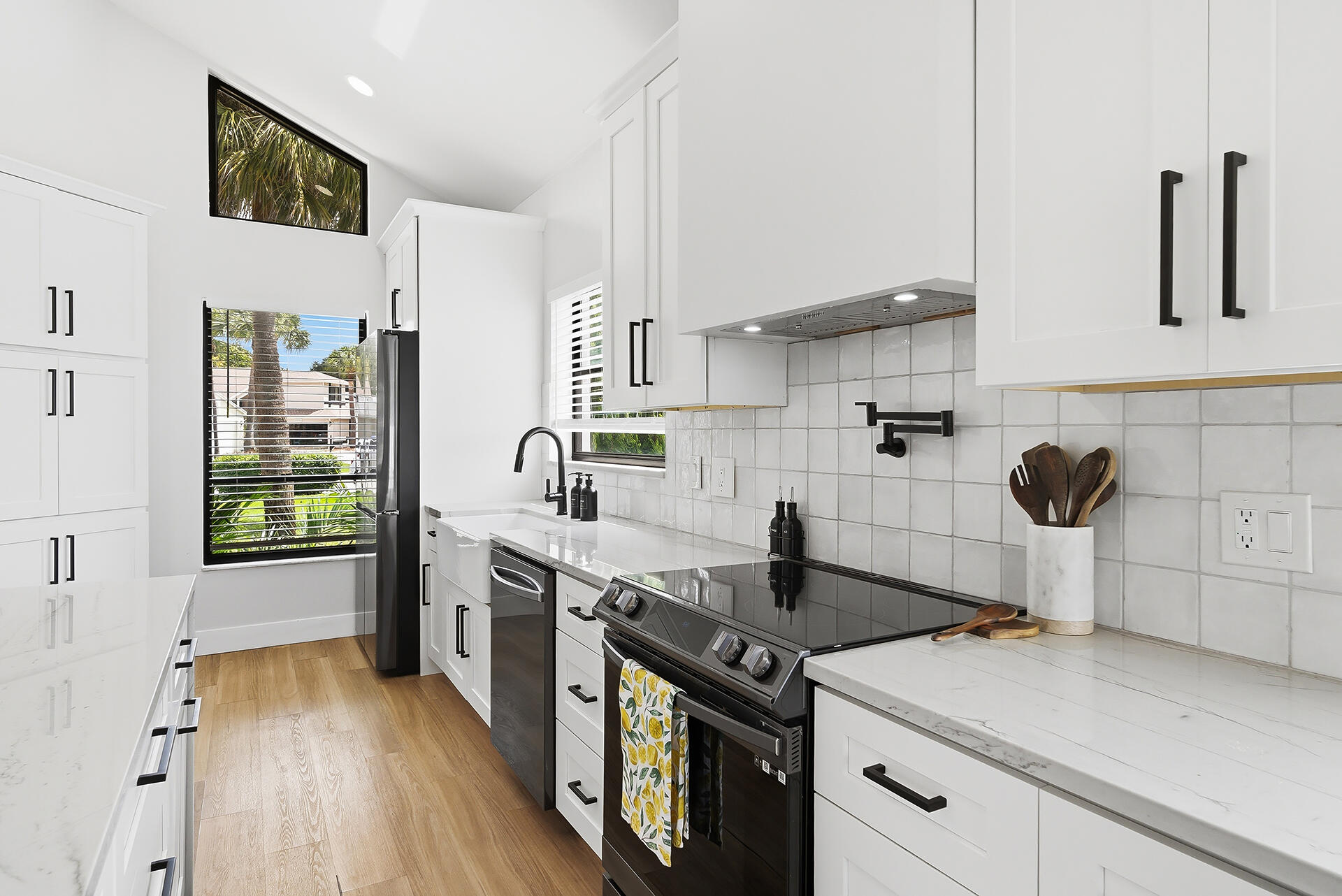 8606 Jared Way Boca Raton, FL 33433 - Photo 10 of 48 Kitchen Appliances
