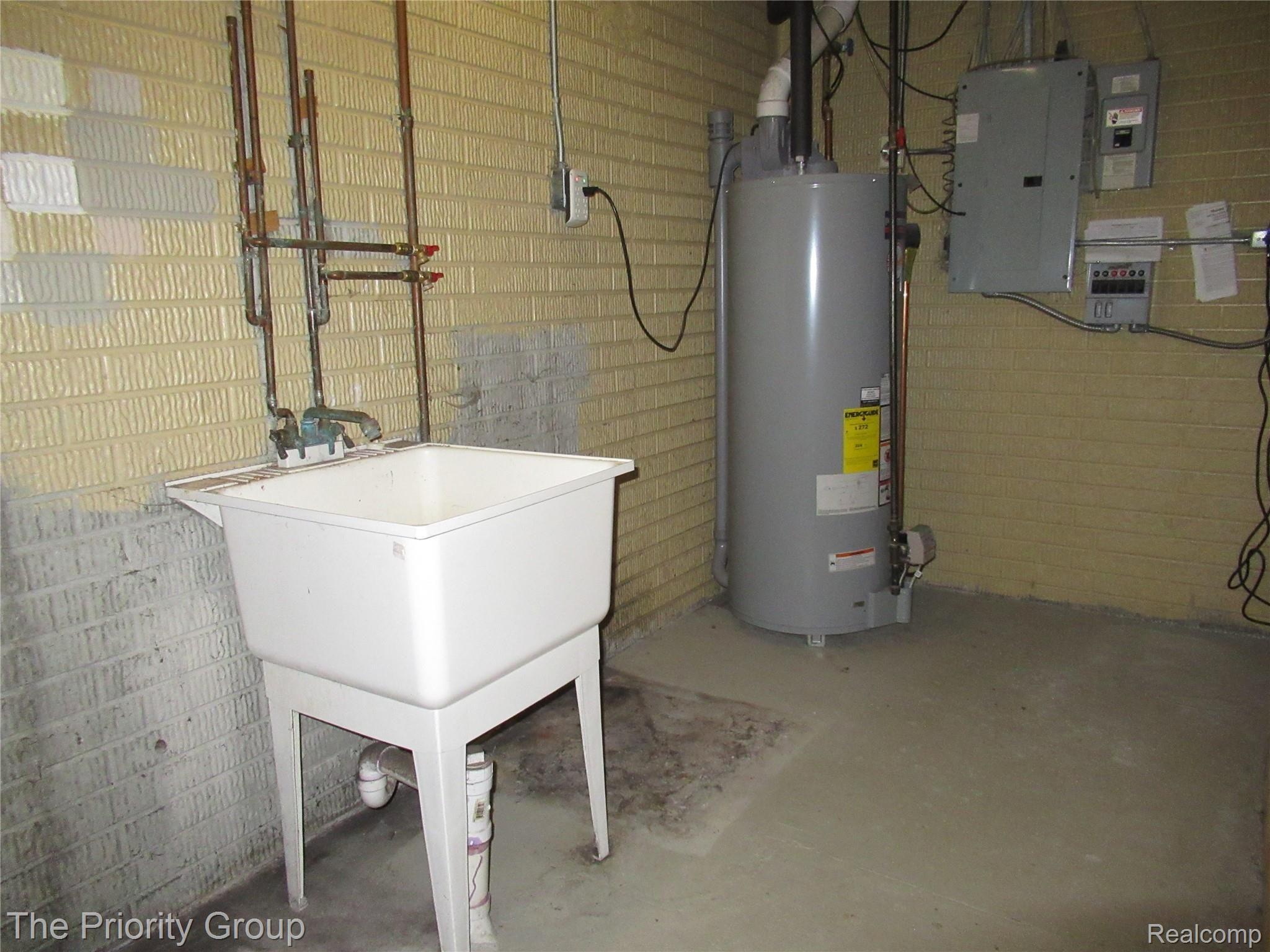 11494 Milford Road Holly, MI 48442 - Photo 35 of 39 basement.JPG