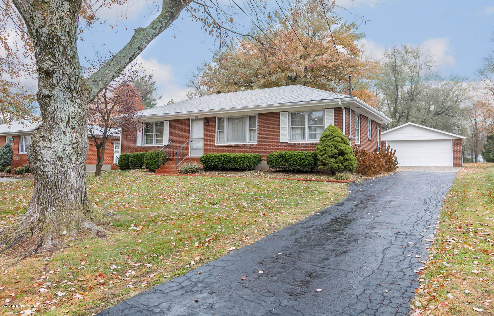 8913 Waltlee Road Louisville, KY 40291 - Photo 4 of 30 004