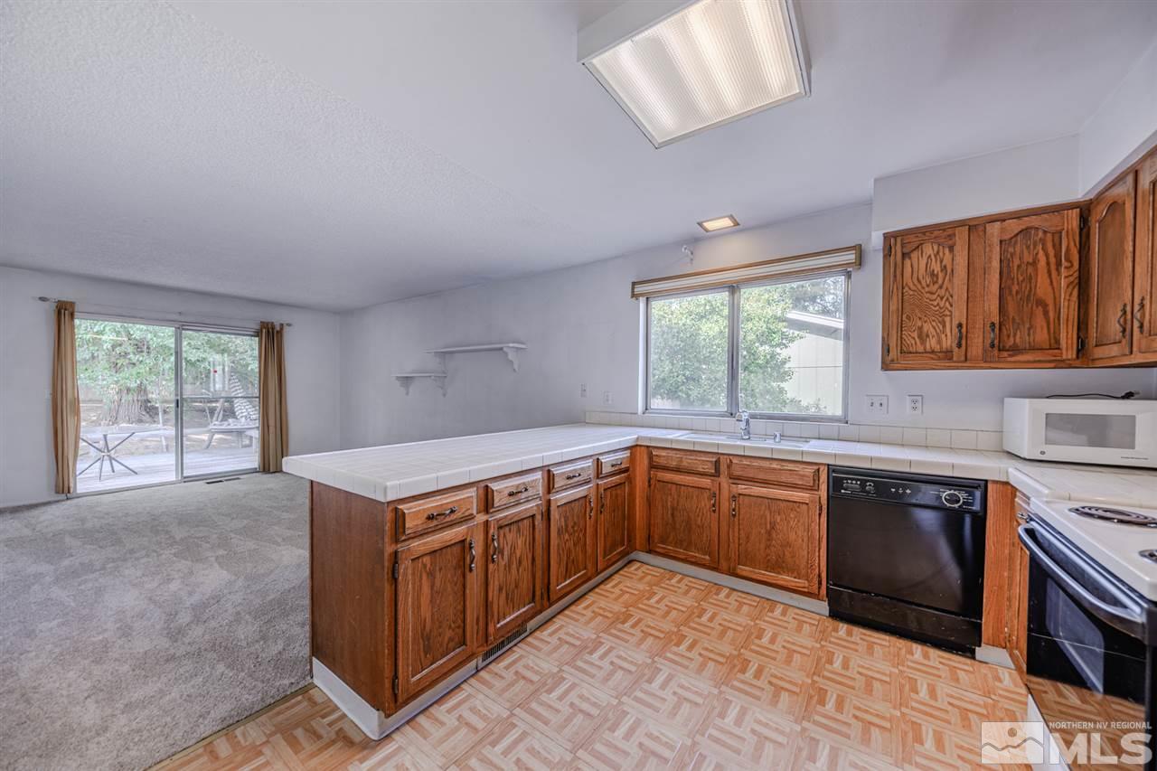 4405 Spring Drive Reno, NV 89502 - Photo 4 of 13 Photo 4