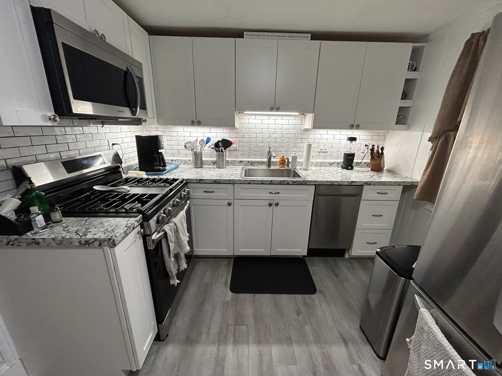 90 Sims Street Bridgeport, CT 06604 - Photo 2 of 16