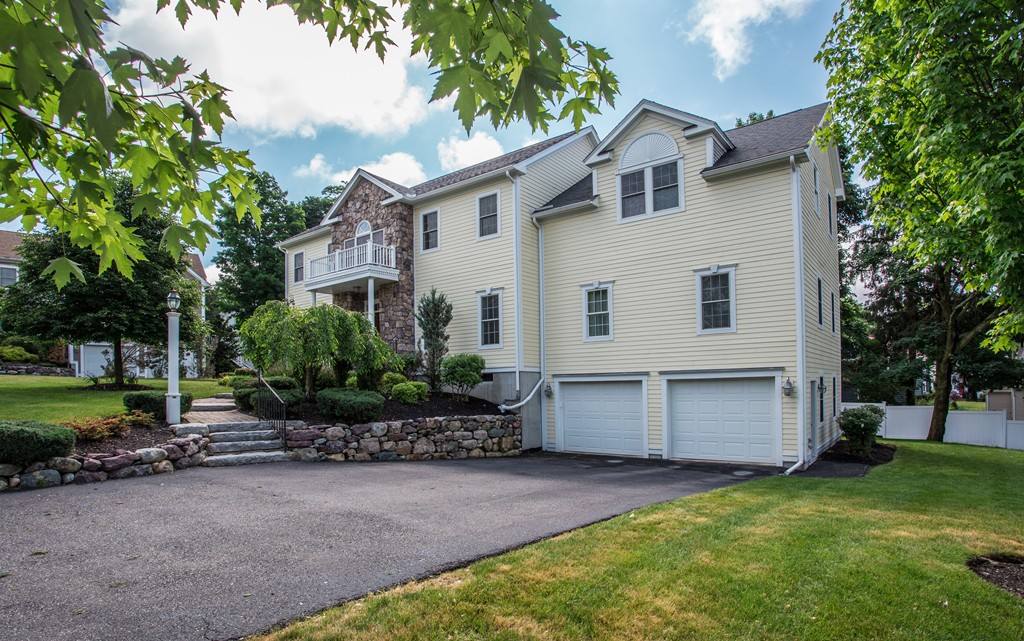 20 Magnolia Way Canton, MA 02021 - Photo 2 of 29 Gallery Image 2