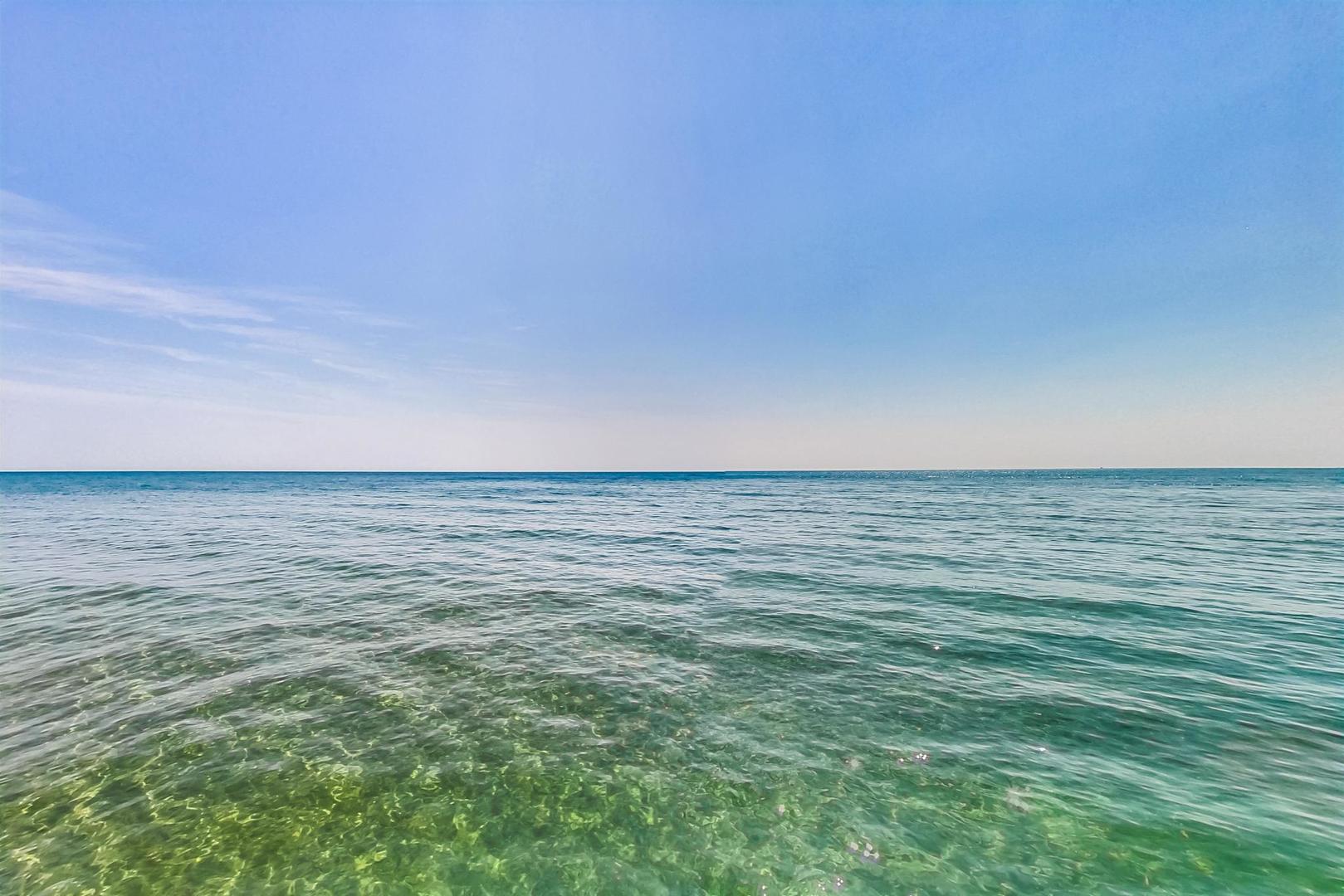7400 North Sheridan Road, Unit 2 Chicago, IL 60626 - Photo 22 of 23 a view of an ocean