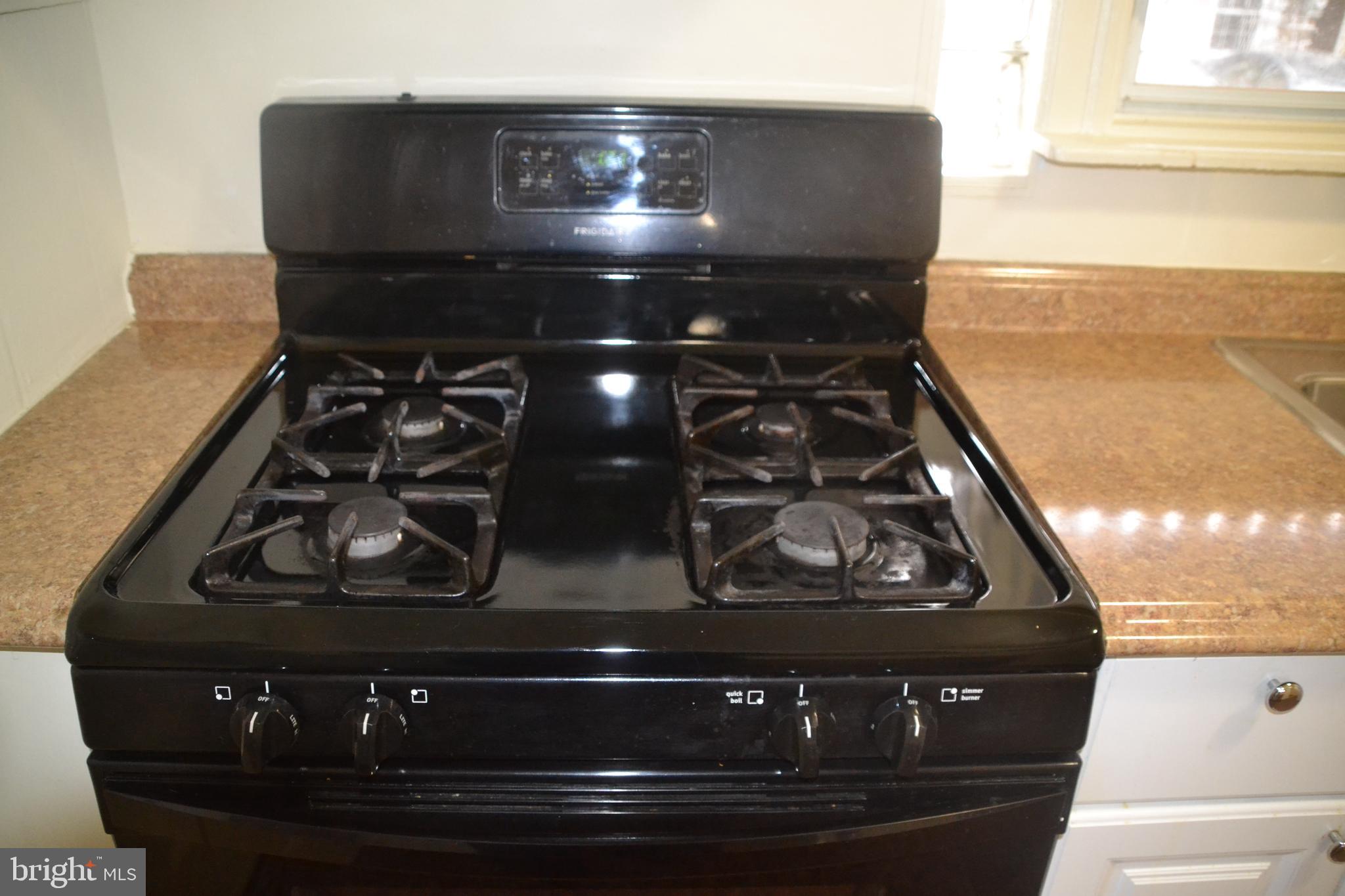 6936 Guilford Road Upper Darby, PA 19082 - Photo 11 of 37 Gas stove.