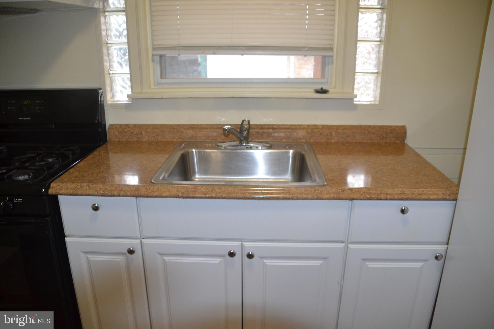 6936 Guilford Road Upper Darby, PA 19082 - Photo 10 of 37 Kitchen counter top.