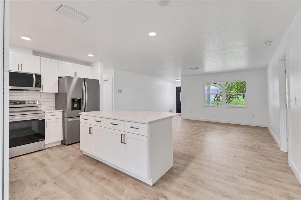 981 Ponderosa Road Venice, FL 34293 - Photo 12 of 29 Gallery Image 12
