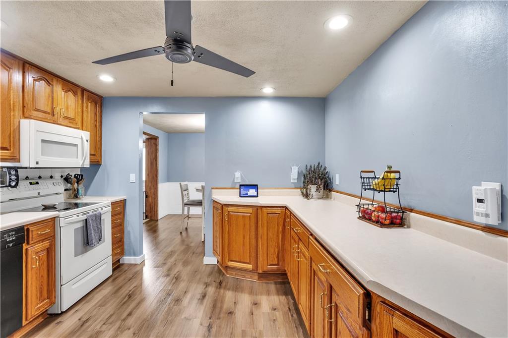 362 Trinity Drive Washington, PA 15301 - Photo 11 of 34 There is plenty of cabinet storage space and countertop in this kitchen measuring at 11'x11'