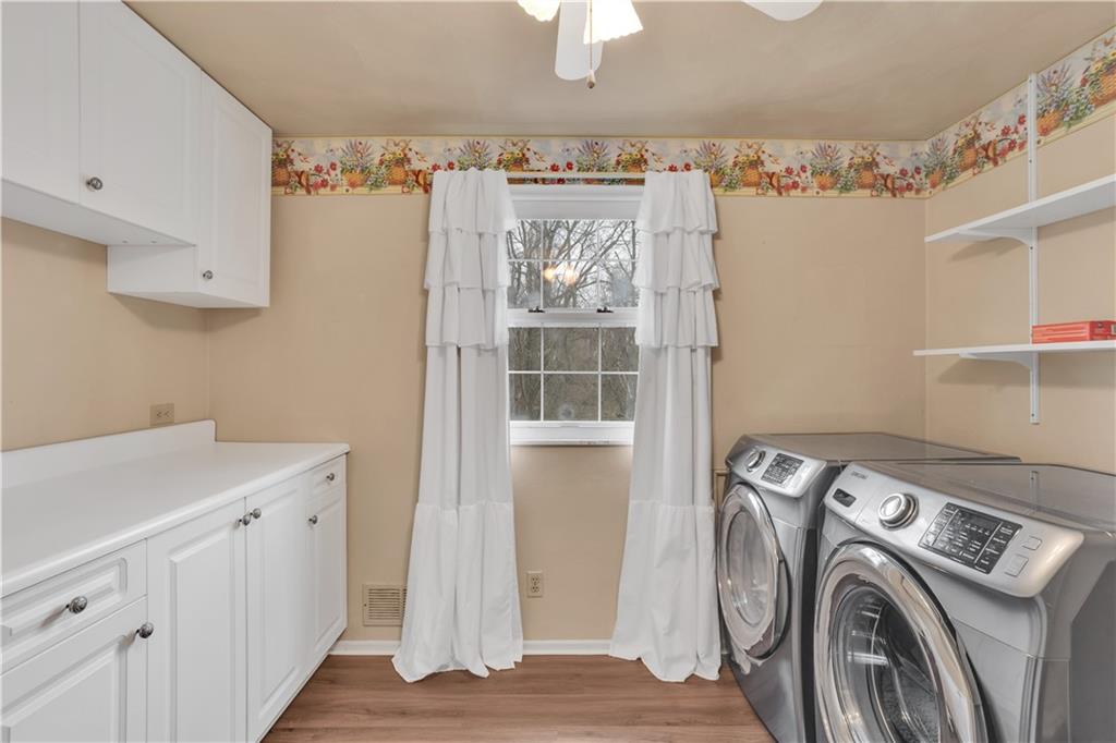362 Trinity Drive Washington, PA 15301 - Photo 24 of 34 Convenient, large 2nd floor laundry room is 9'x11'