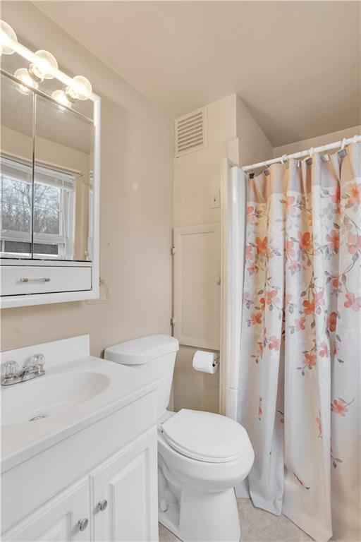 362 Trinity Drive Washington, PA 15301 - Photo 27 of 34 Bedroom #3 full bath with stand up shower measures at 5'x5'