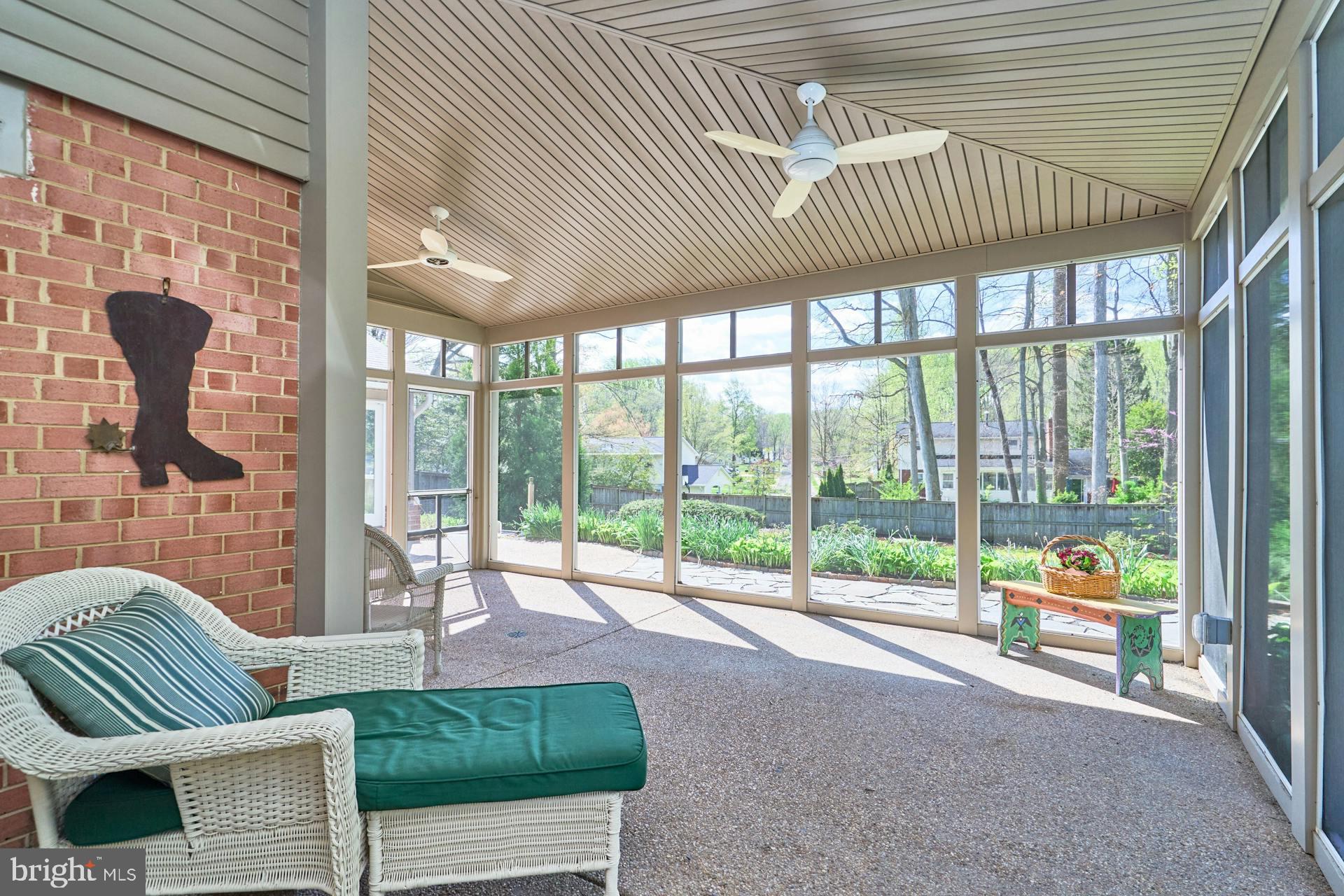 8709 Victoria Road Springfield, VA 22151 - Photo 11 of 42 Screened in Porch