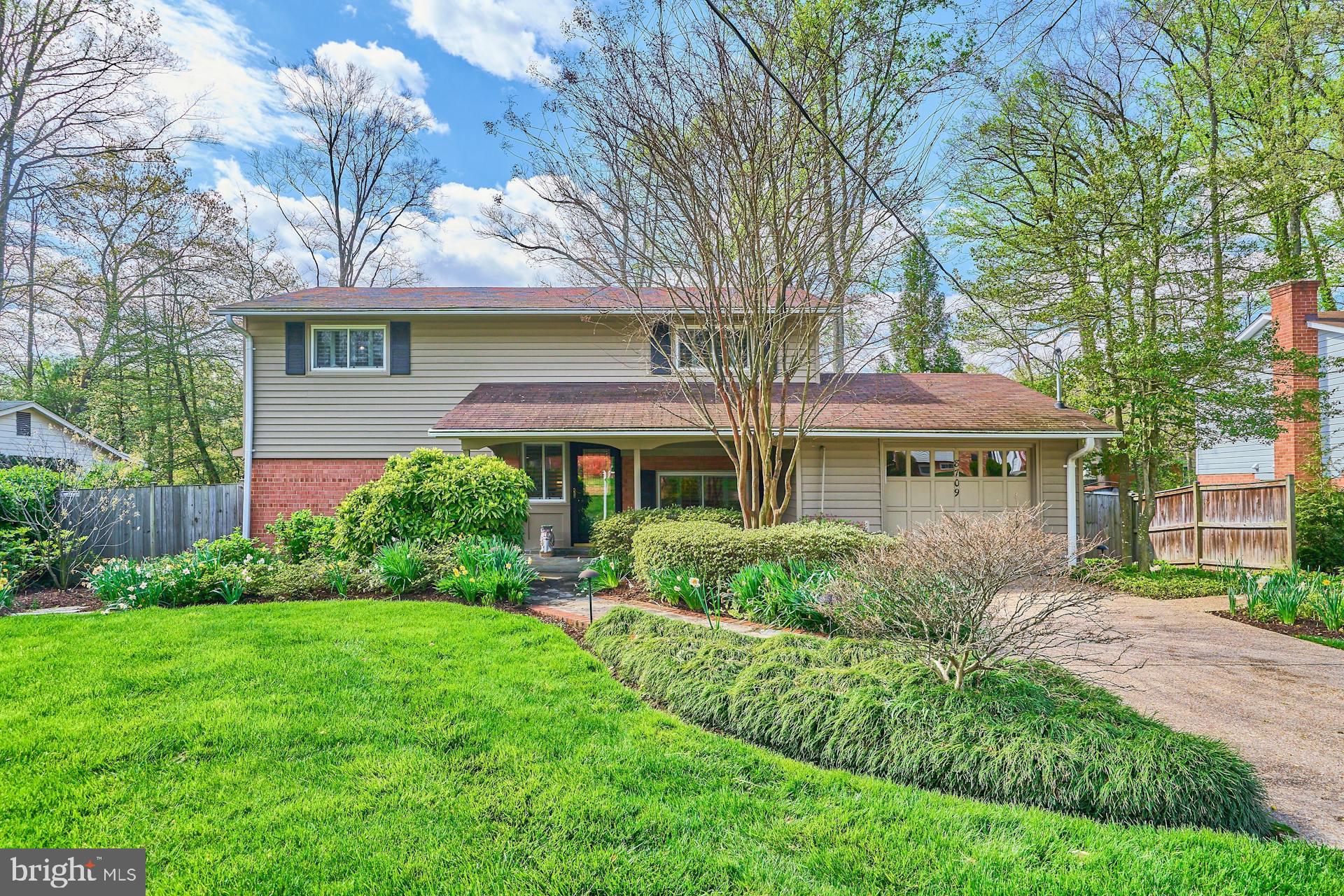8709 Victoria Road Springfield, VA 22151 - Photo 2 of 42