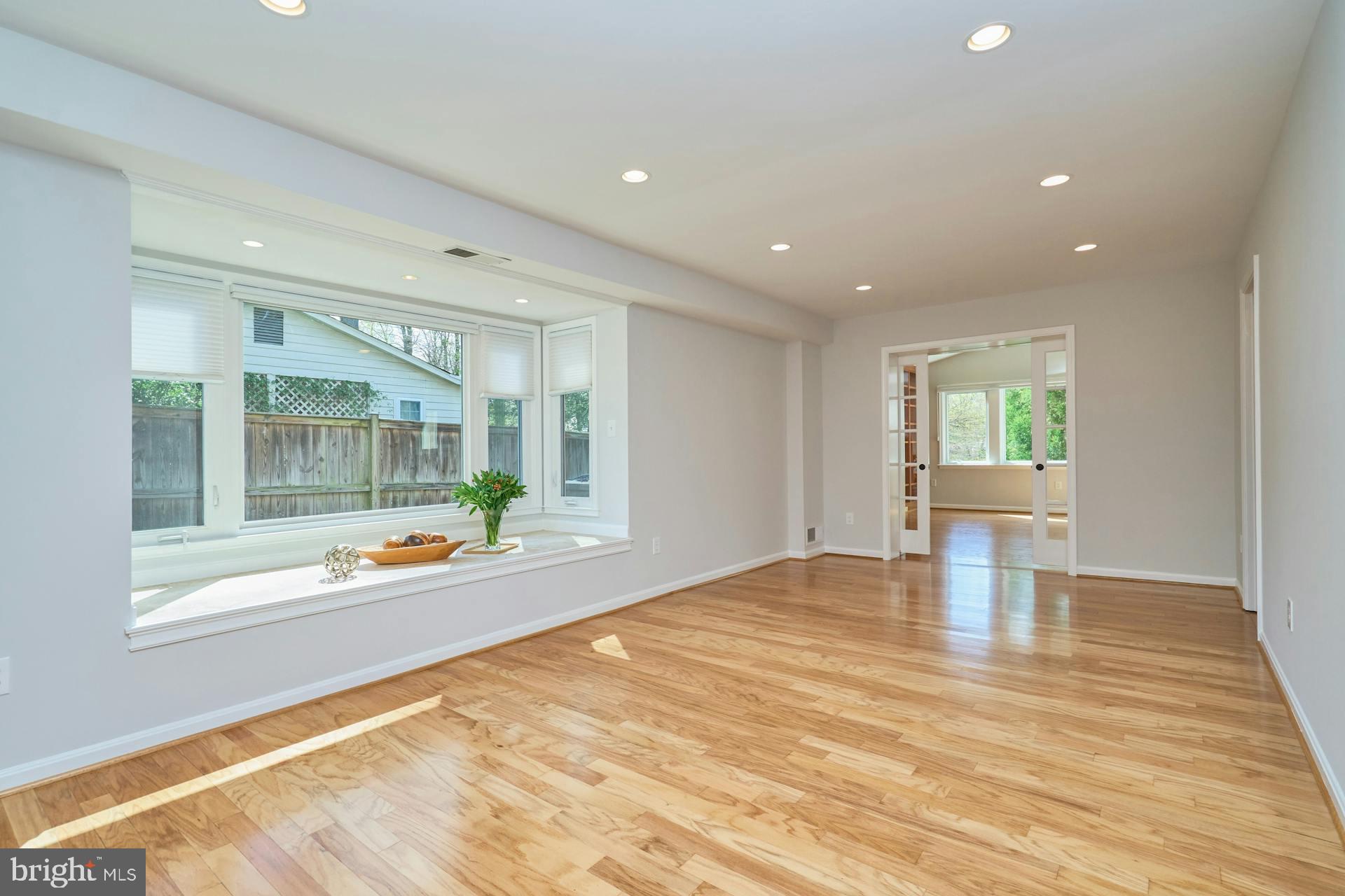 8709 Victoria Road Springfield, VA 22151 - Photo 21 of 42 LR