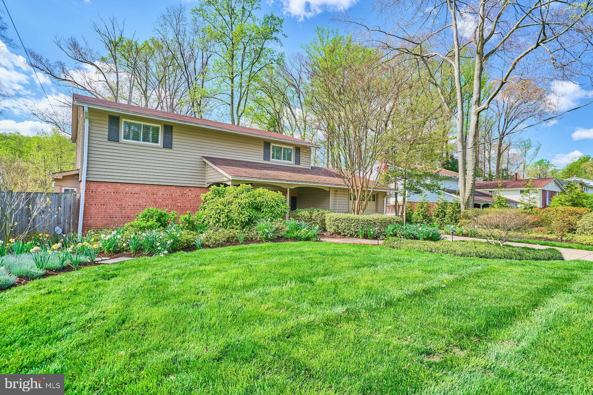 8709 Victoria Road Springfield, VA 22151 - Photo 3 of 42