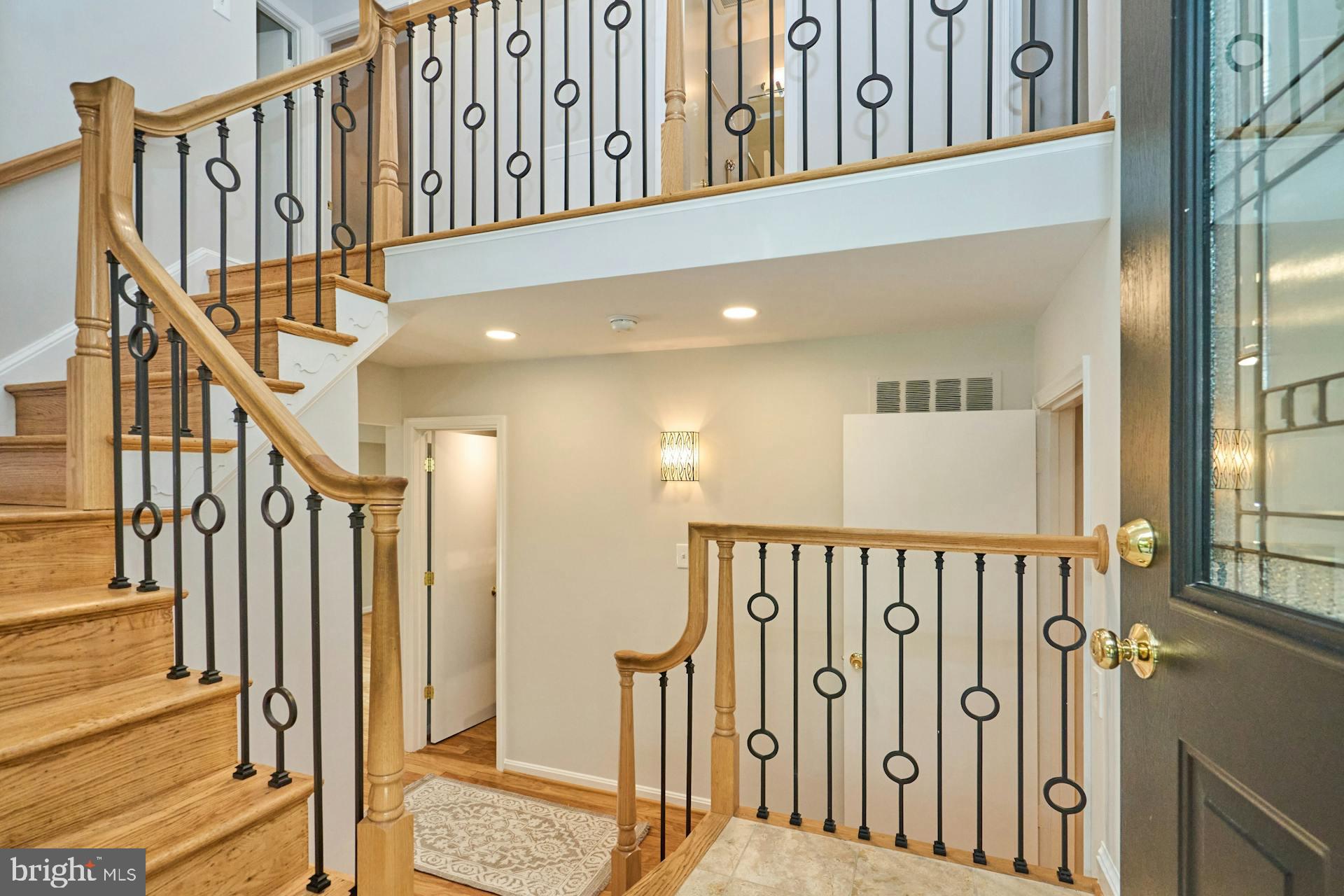 8709 Victoria Road Springfield, VA 22151 - Photo 5 of 42
