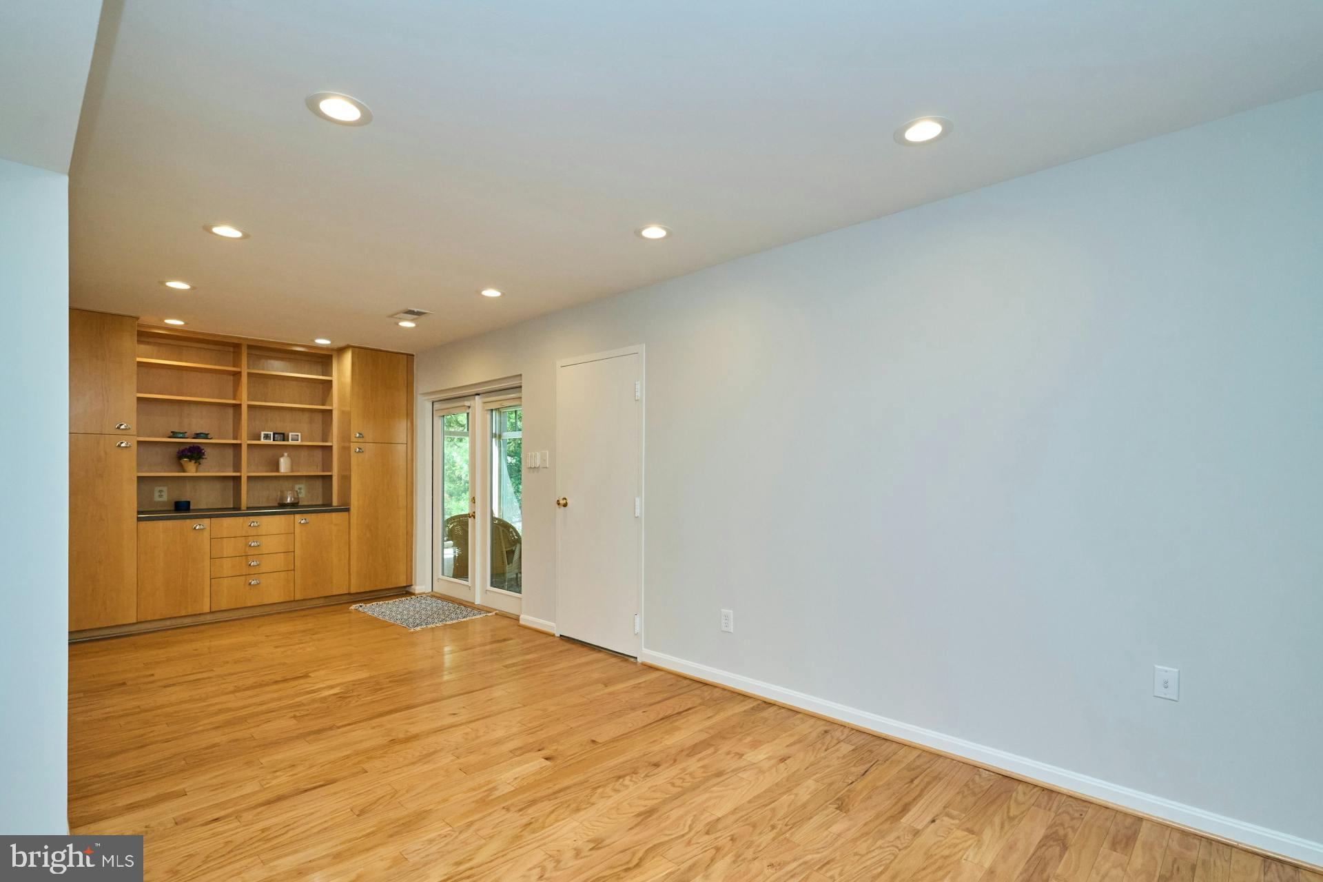 8709 Victoria Road Springfield, VA 22151 - Photo 7 of 42 Dining Room
