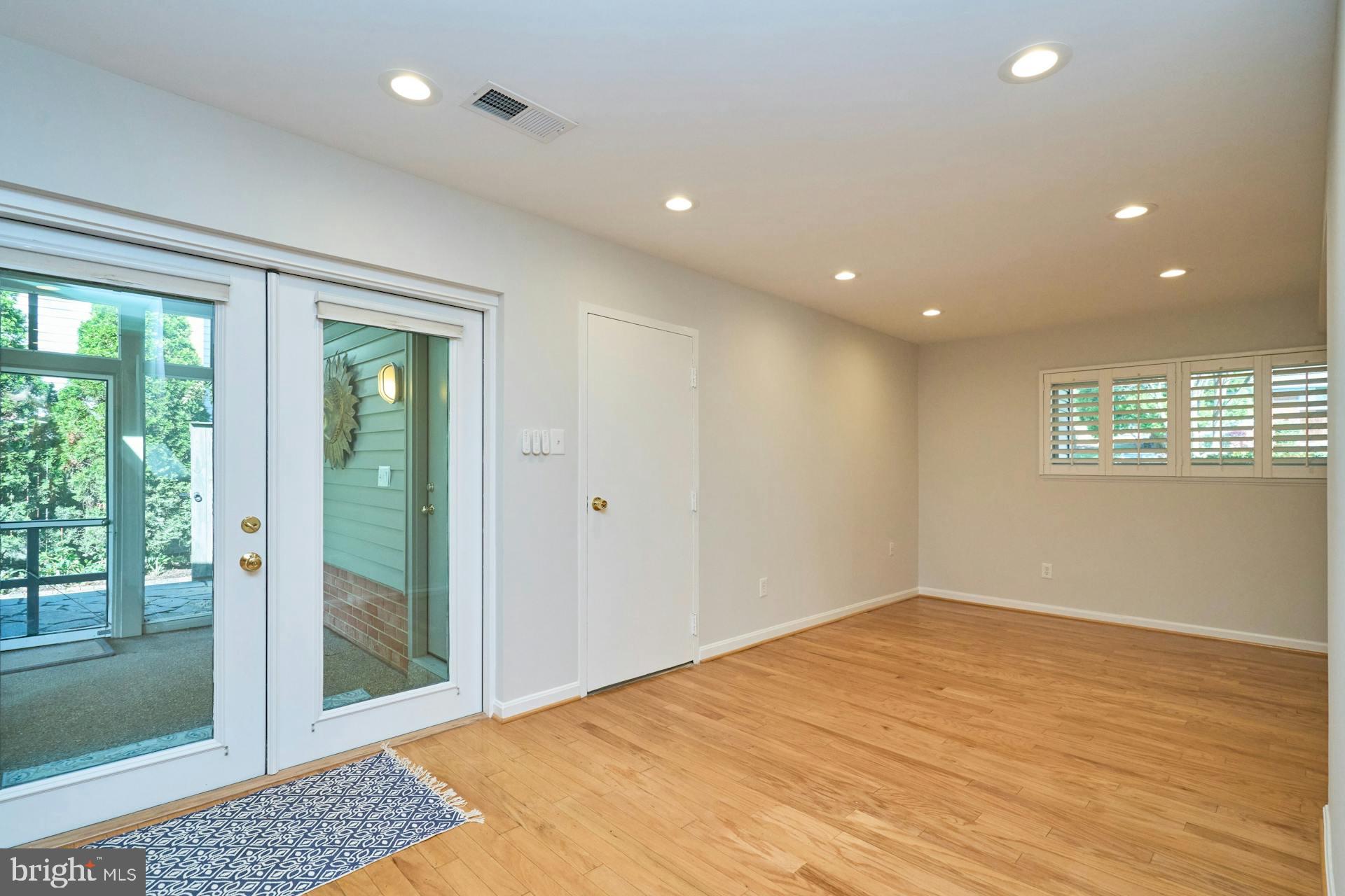 8709 Victoria Road Springfield, VA 22151 - Photo 10 of 42 Dining Room
