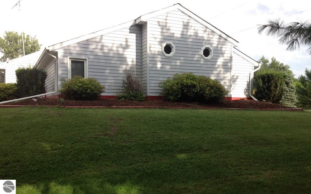 5691 East Valley Road Mount Pleasant, MI 48858 - Photo 5 of 53 1789873-4.JPG