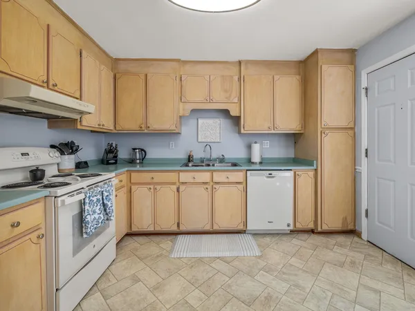 $289,500 | 702 Willow Branch Drive, Simpsonville, SC 29680
