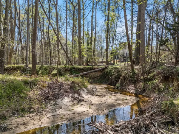 $289,500 | 702 Willow Branch Drive, Simpsonville, SC 29680