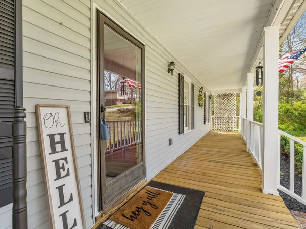 $289,500 | 702 Willow Branch Drive, Simpsonville, SC 29680