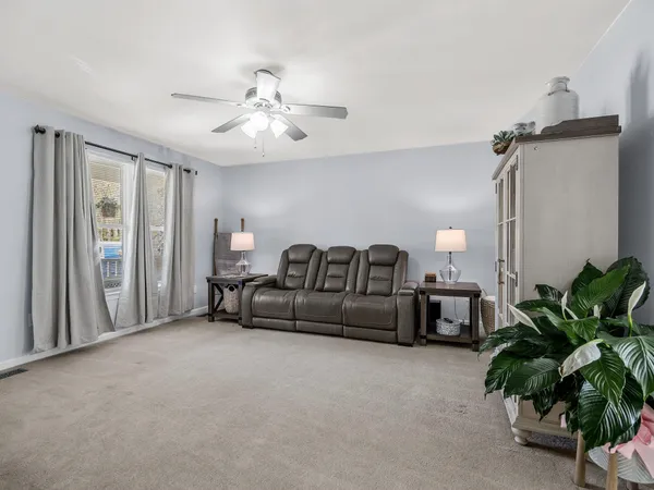 $289,500 | 702 Willow Branch Drive, Simpsonville, SC 29680