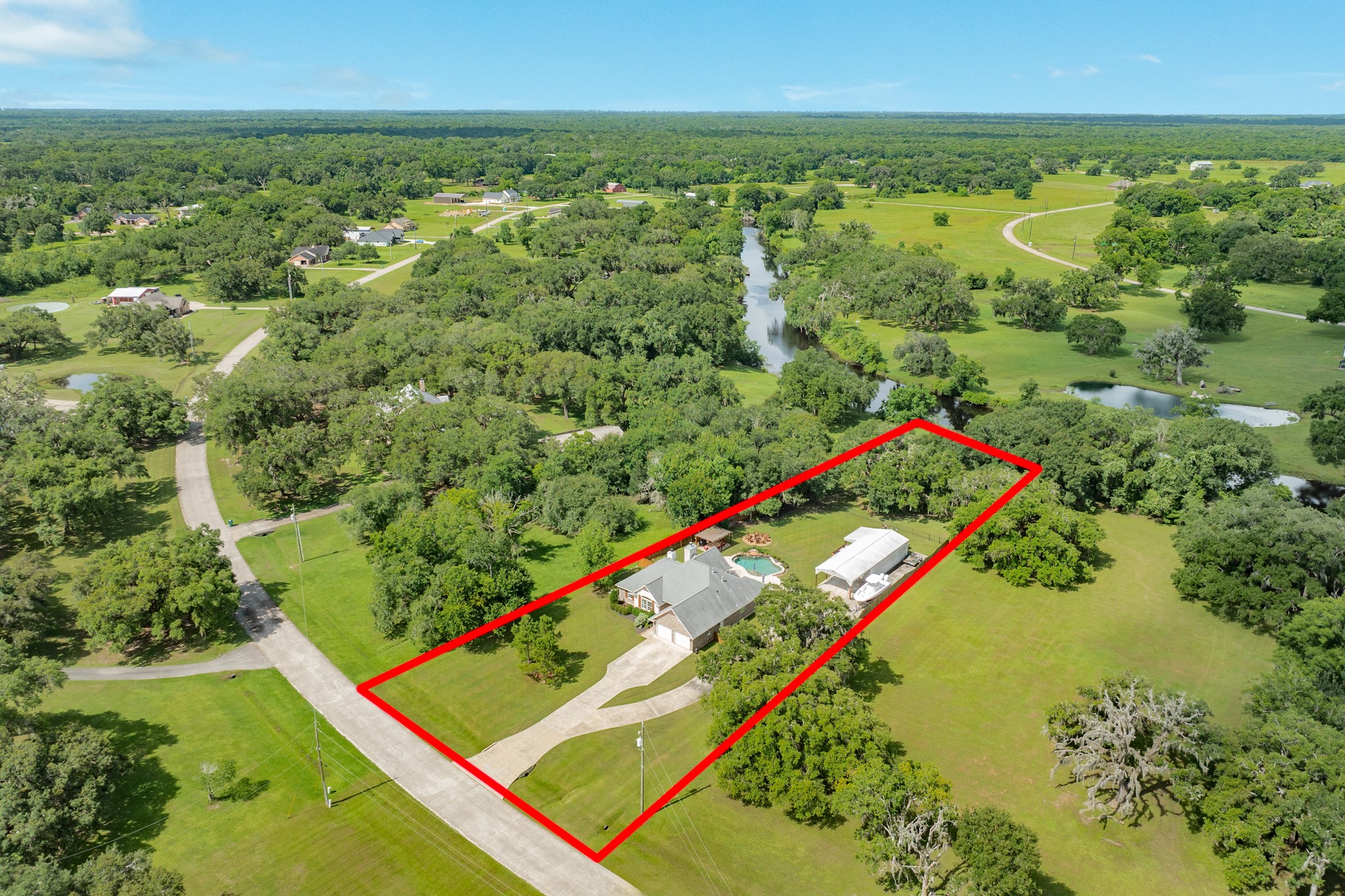 1208 Bronco Trail Angleton, TX 77515 - Photo 45 of 46