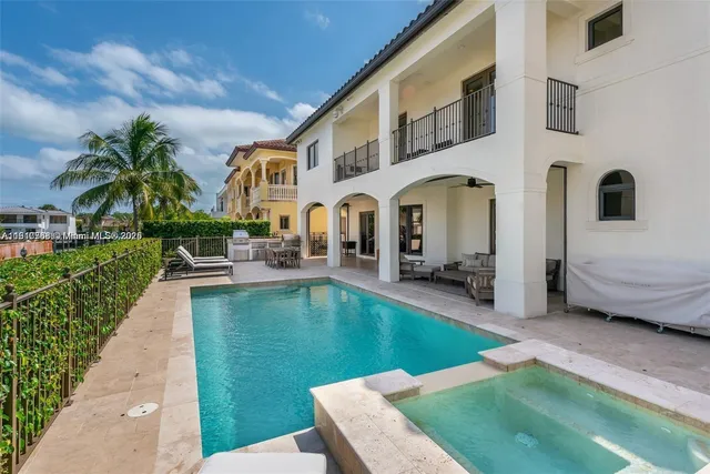 a view of outdoor space yard and patio