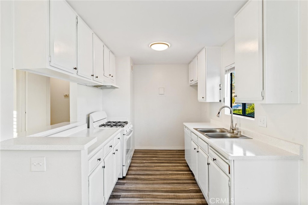 34042 Alcazar Drive, Unit B Dana Point, CA 92629 - Photo 6 of 18