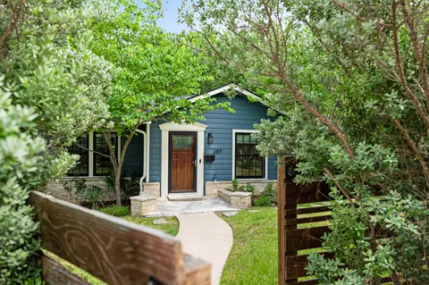$875,000 | 3811 Cherrywood Road, Austin, TX 78722