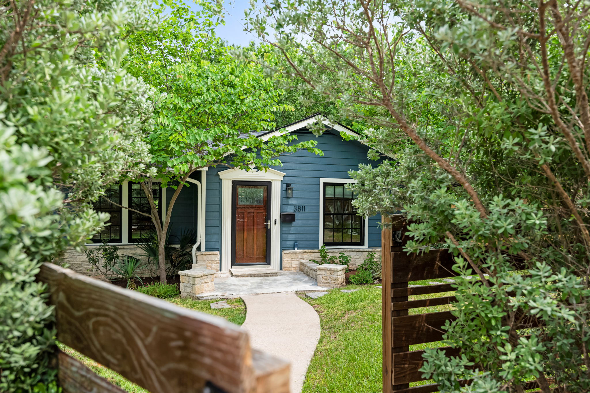 3811 Cherrywood Road Austin, TX 78722 - Photo 2 of 40