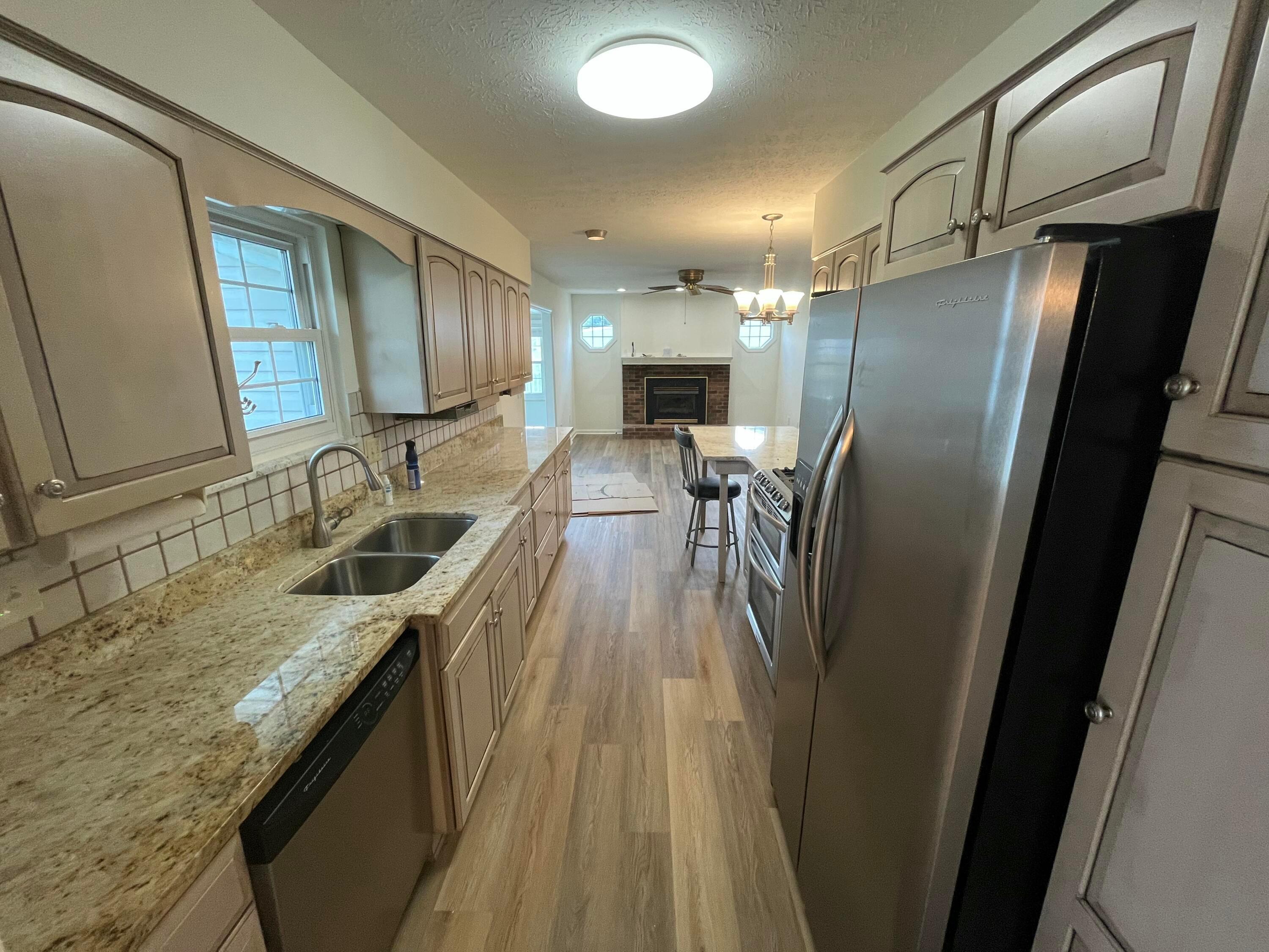 6580 Davis Road Hilliard, OH 43026 - Photo 6 of 23 Kitchen
