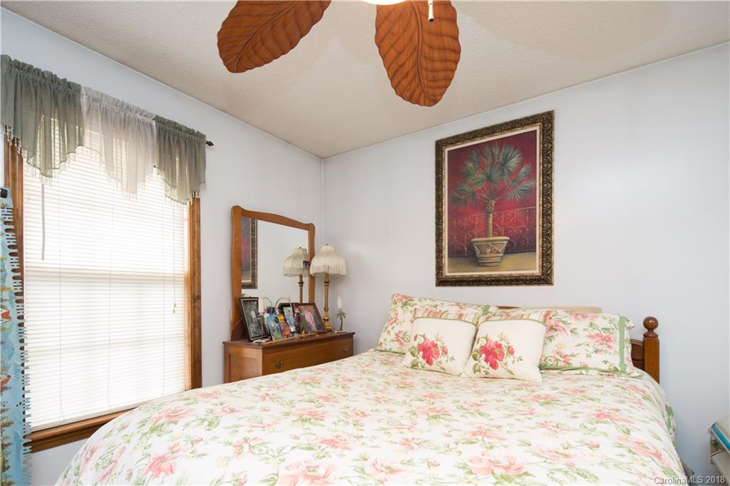 2759 Greenleaf Road Clover, SC 29710 - Photo 11 of 27 Gallery Image 11