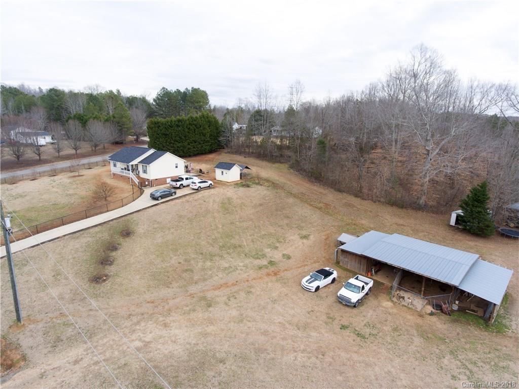 2759 Greenleaf Road Clover, SC 29710 - Photo 16 of 27 Gallery Image 16