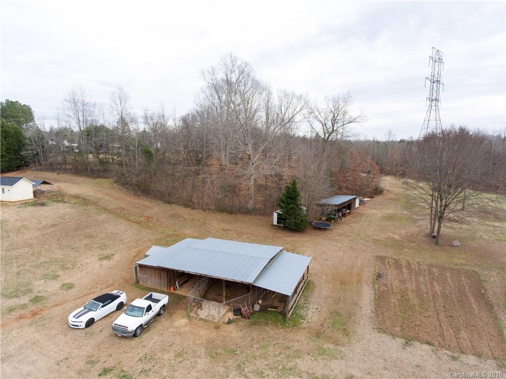 2759 Greenleaf Road Clover, SC 29710 - Photo 17 of 27 Gallery Image 17